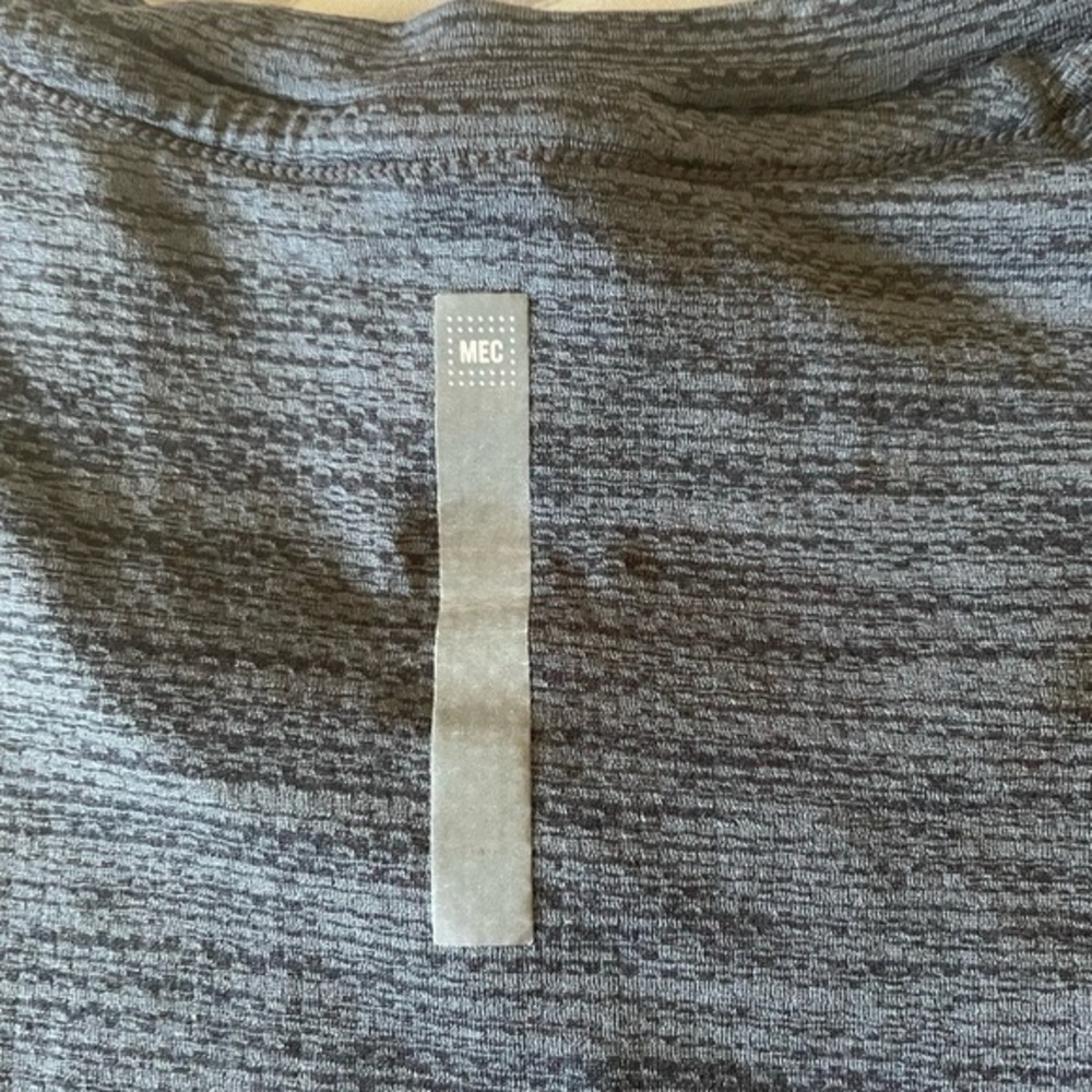 Mec Active Tee Size Small - Picture 5 of 7